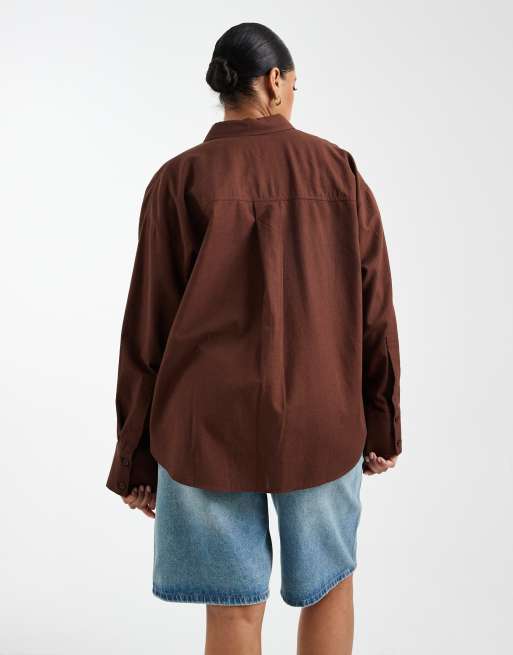 ASOS DESIGN Curve – Oversize-Hemd in Braun mit Leinenanteil, 3 von 4