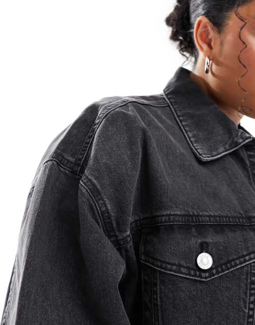 ASOS DESIGN Curve – Oversize-Jeansjacke im 90er-Stil in verwaschenem Schwarz, 2 von 4