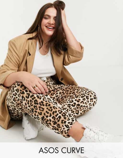 ASOS DESIGN Curve – Oversize-Jogginghose mit Leopardenmuster