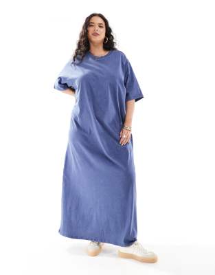 ASOS DESIGN Curve- Oversize-Midaxi-T-Shirt-Kleid in verwaschenem Jeansblau