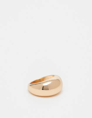 ASOS DESIGN Curve - Oversize-Ring mit Blasen-Design in Goldoptik-Goldfarben