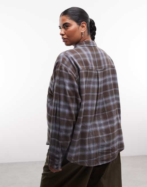ASOS DESIGN Curve oversize skjorta i brun ruta, 2 av 4