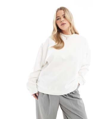 ASOS DESIGN Curve - Oversize-Sweatshirt in Cremeweiß