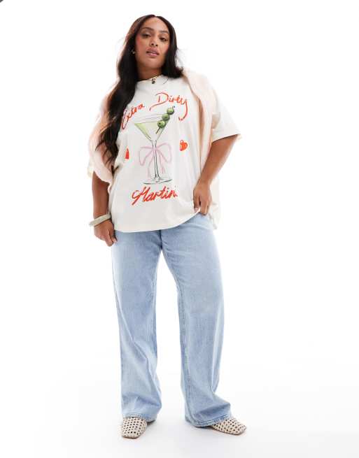 ASOS DESIGN Curve – Oversize-T-Shirt in Creme mit Martini-Grafikprint, 3 von 4