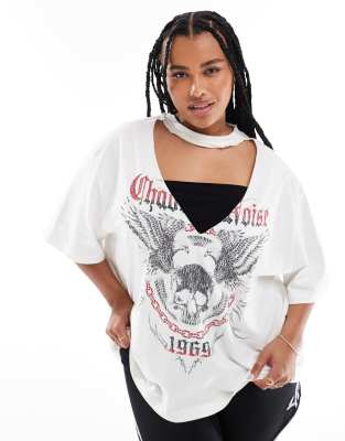 ASOS DESIGN Curve - Oversize-T-Shirt in Cremeweiß mit „Chaotic Noise Rock"-Grafikprint und Zierausschnitt am Hals