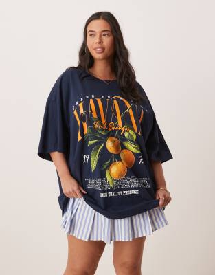 ASOS DESIGN Curve - Oversize-T-Shirt in Marineblau mit „Havana"-Orangen-Grafikprint