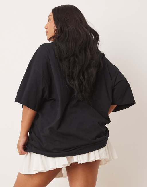 ASOS DESIGN Curve – Oversize-T-Shirt in Schwarz mit Blütengrafik, 4 von 4