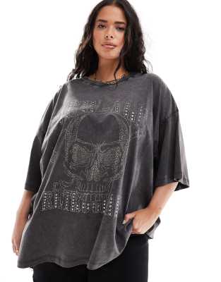 ASOS DESIGN Curve - Oversize-T-Shirt in verwaschenem Anthrazit mit strassbesetzter Totenkopf-Grafik im Rocker-Stil-Grau