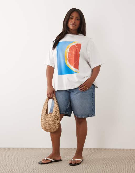 ASOS DESIGN Curve – Oversize-T-Shirt in Weiß mit Grapefruit-Grafikprint, 2 von 4