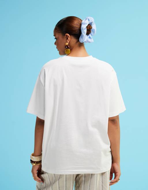 ASOS DESIGN Curve – Oversize-T-Shirt in Weiß mit Orangensaft-Grafik, 4 von 4