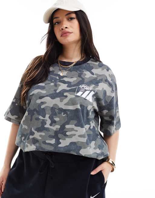 Asos Design Curve Oversize T Shirt Mit Grafik Und Verwaschenem