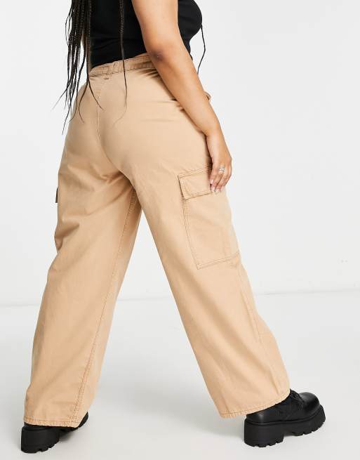 ASOS DESIGN Curve oversized cargo pants in stone, 3 of 4