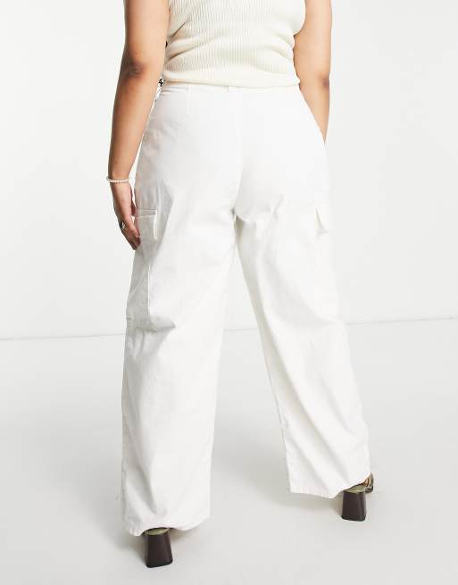 ASOS DESIGN Curve oversized cargo trousers  in ecru, 2 of 4