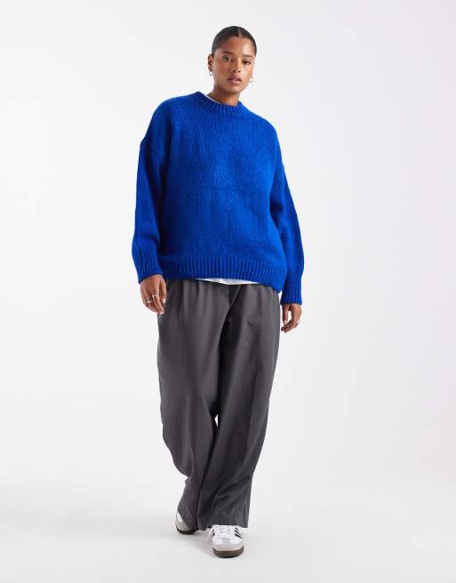 ASOS DESIGN Curve oversized crew neck jumper in cobalt, 2 of 4