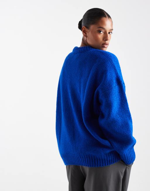 ASOS DESIGN Curve oversized crew neck jumper in cobalt, 3 of 4