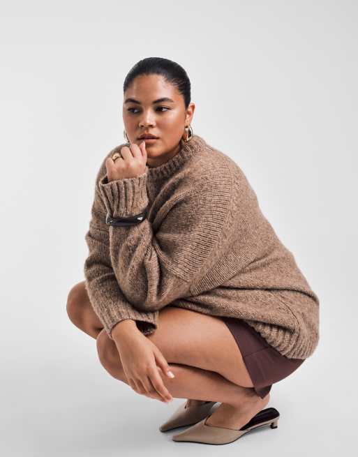 ASOS DESIGN Curve oversized crew neck jumper with curved hem in biscuit