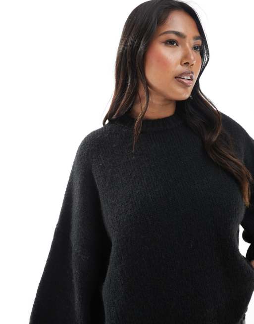ASOS DESIGN Curve oversized crew neck jumper with curved hem in black, 2 of 4