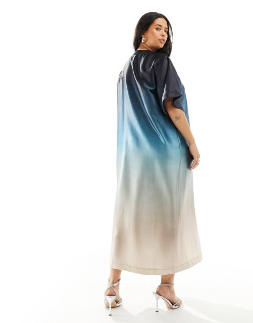 ASOS DESIGN Curve - Oversized satijnen midi T-shirtjurk in blauwe ombre, 4 van 4