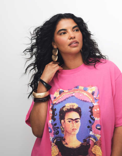 ASOS DESIGN Curve Oversized Self portrait the frame art T-shirt in pink - view 1