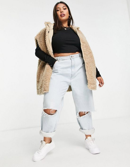 https://images.asos-media.com/products/asos-design-curve-oversized-sherpa-vest-in-camel/200503964-4?$n_550w$&wid=550&fit=constrain