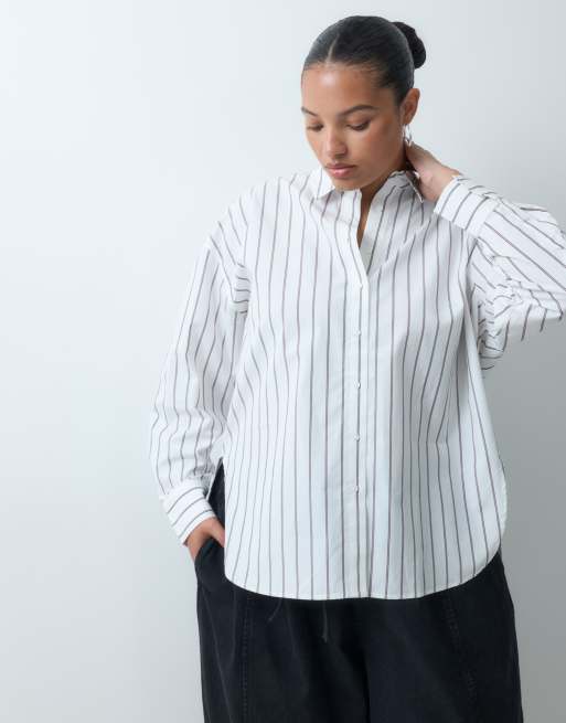 ASOS DESIGN Curve oversized skjorta med ojämn fåll i beige randig, 3 av 4