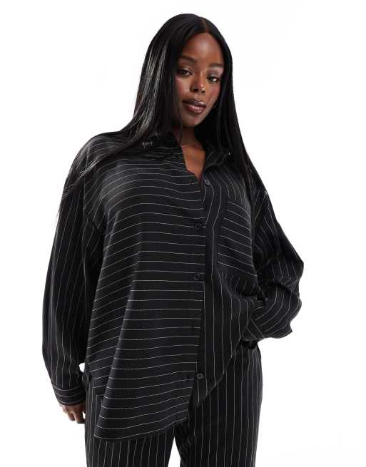 ASOS DESIGN Curve - Oversized skjorte med lomme og striber i sort - Del af sæt