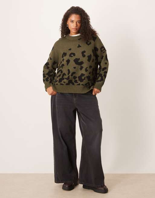 ASOS DESIGN Curve oversized sweater in leopard, 2 of 4