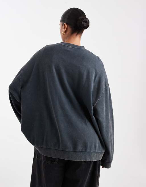 ASOS DESIGN Curve oversized sweatshirt with lily flower graphic in charcoal, 4 of 4