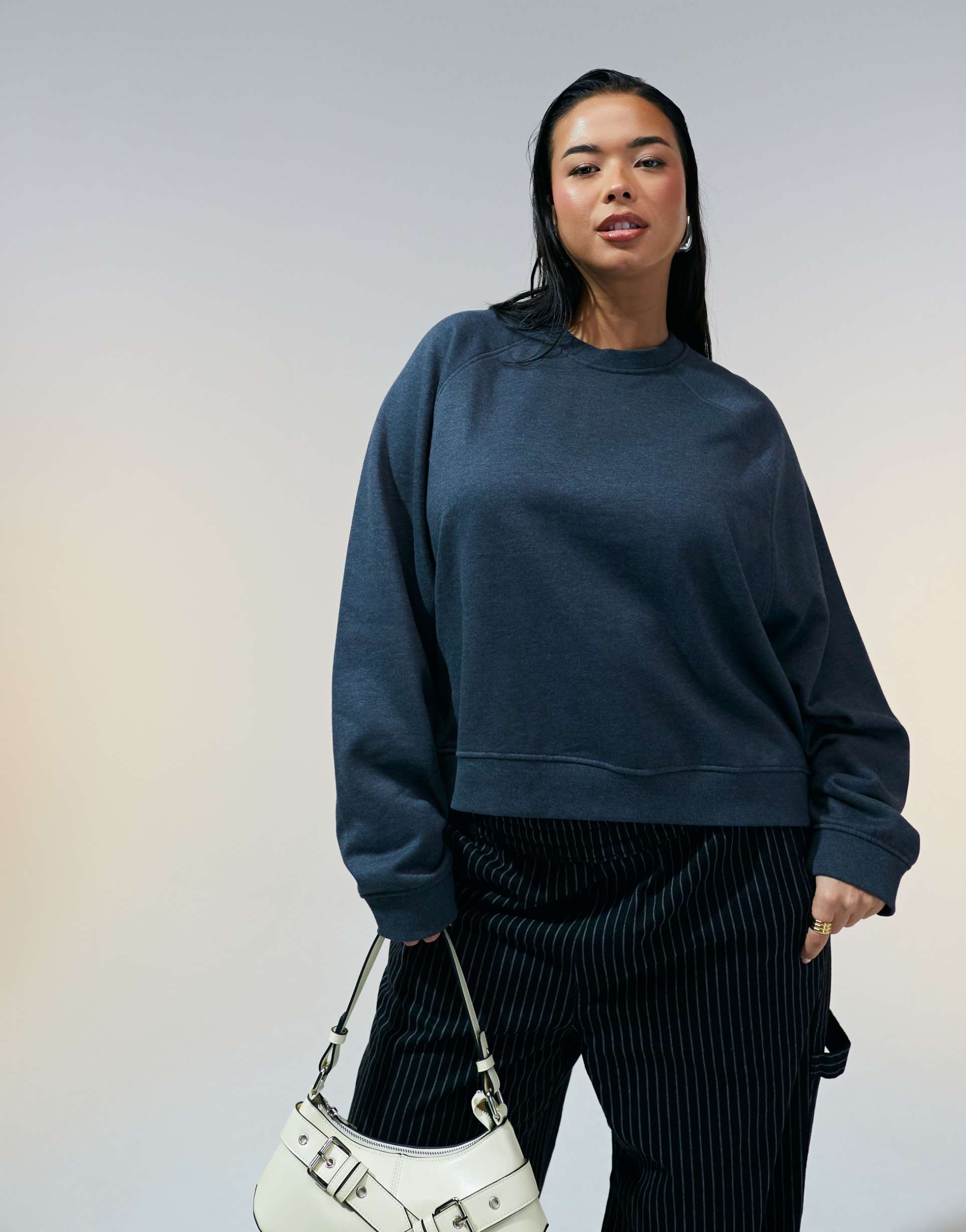 asos design curve oversized sweatshirt with raglan detail in charcoal