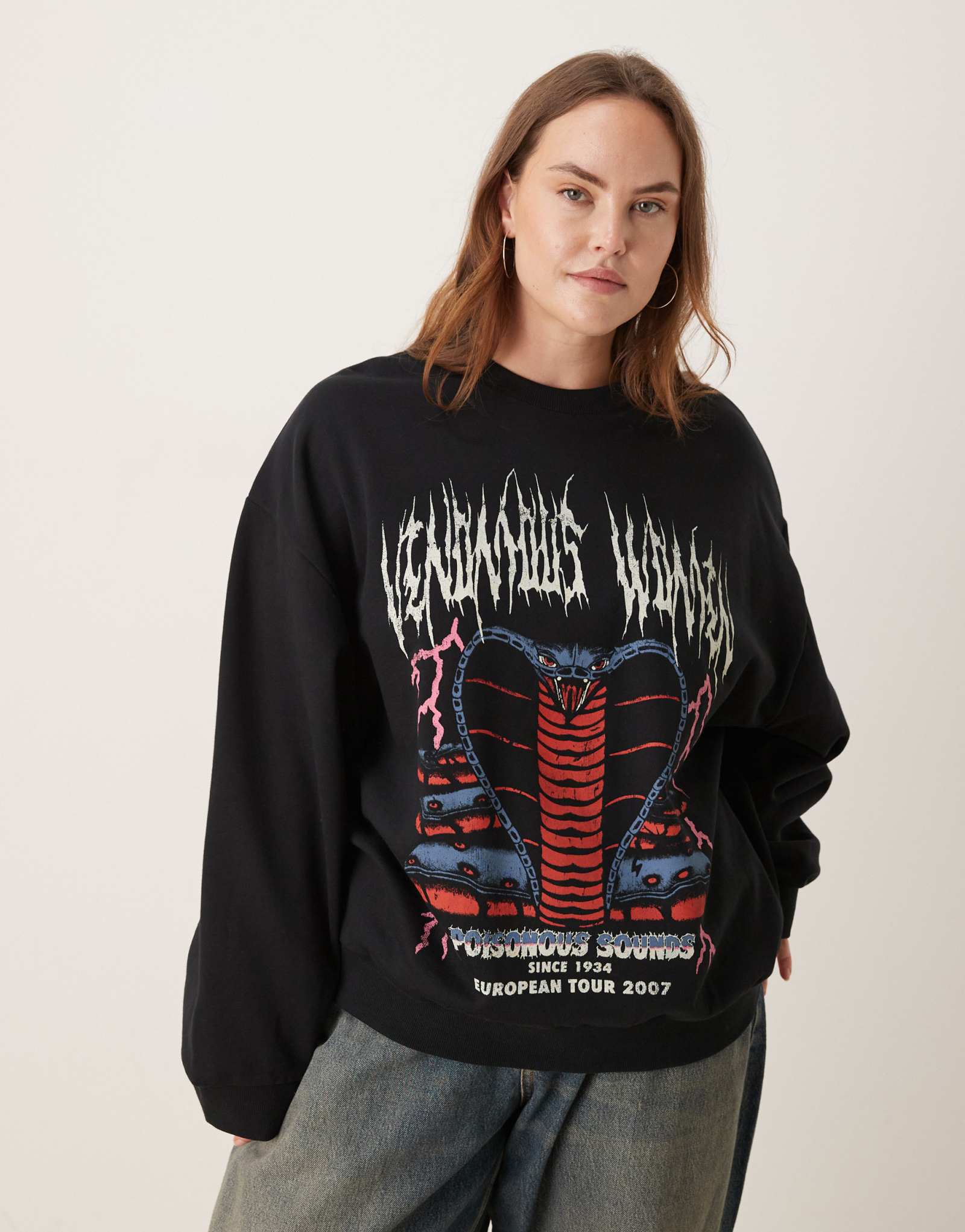 Толстовка ASOS DESIGN Curve оверсайз с рисунком змеиного рока черного цвета