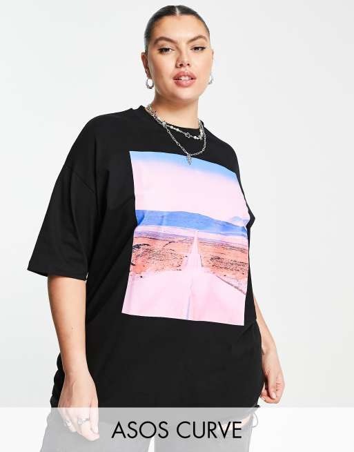 Asos Design Curve Oversized T Shirt In Schwarz Mit Roadtrip Fotoprint