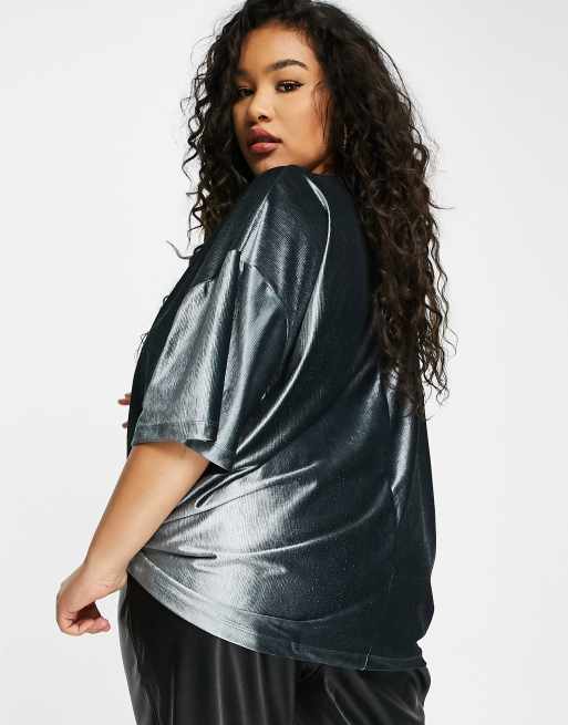 ASOS DESIGN Curve oversized t-shirt in velvet, 2 of 4