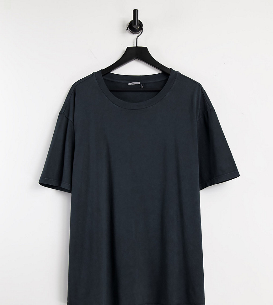 ASOS DESIGN Curve oversized T-shirt in washed black-Grey