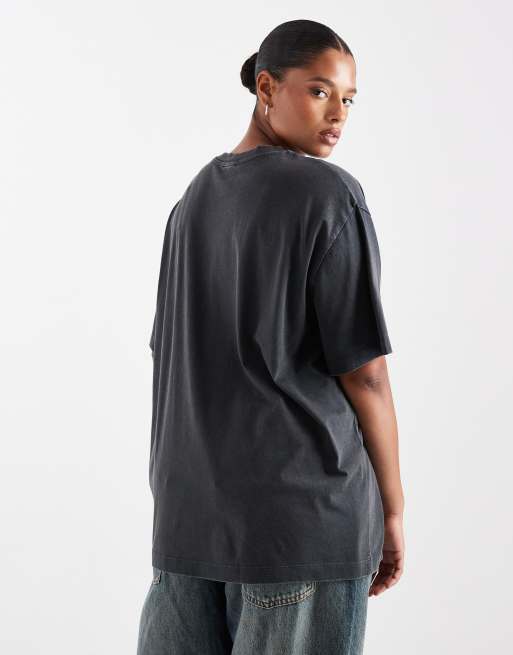 ASOS DESIGN Curve oversized T-shirt with dracula licence graphic in washed charcoal, 4 of 4