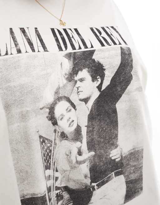 ASOS DESIGN Curve oversized t-shirt with Lana Del Rey licence graphic in cream, 3 of 4