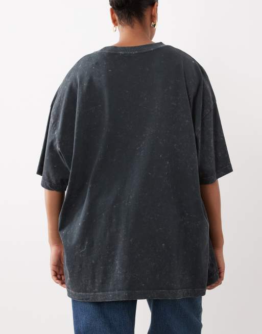 ASOS DESIGN Curve oversized t-shirt with Positano flower graphic in washed charcoal, 2 of 4