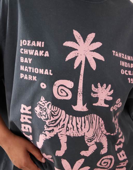 ASOS DESIGN Curve oversized t-shirt with scandi tiger graphic in washed charcoal, 3 of 4
