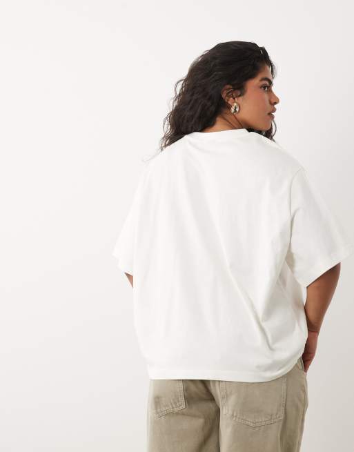 ASOS DESIGN Curve oversized T-shirt with vintage flower graphic in white, 4 of 4