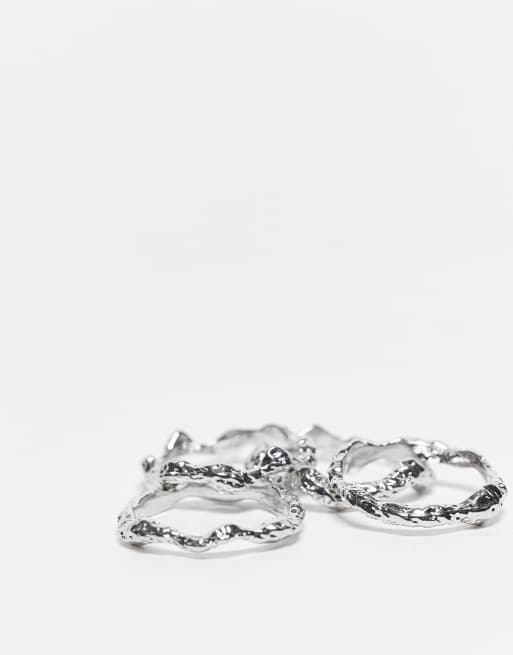 ASOS DESIGN Curve - Pakke med 4 sølvfarvede ringe med hamret design til stabling, 3 af 3