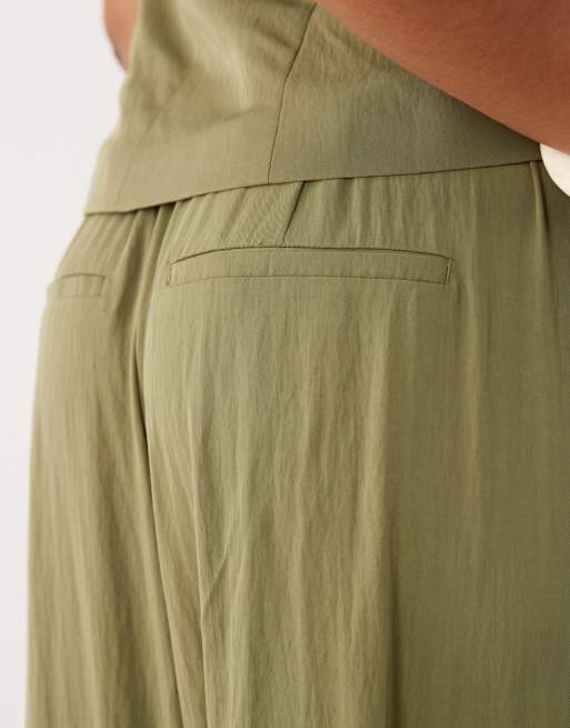 ASOS DESIGN Curve - Pantalon ajusté fluide à taille triple plis - Sauge, 3 de 5