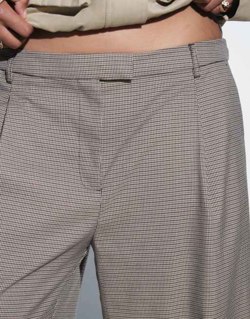 ASOS DESIGN Curve pantalon ajusté taille basse ample à motif pied-de-poule beige, 3 de 8