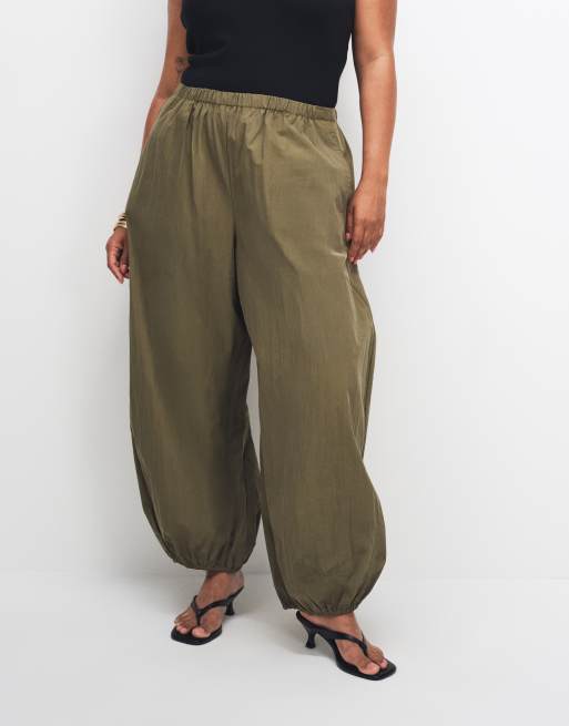ASOS DESIGN Curve - Pantalon bouffant à enfiler en coton et nylon mélangés - Kaki, 2 de 7