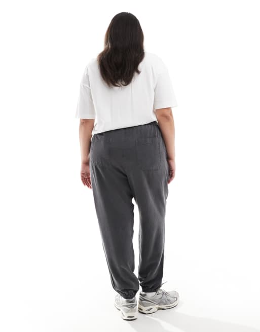 ASOS DESIGN Curve - Pantalon de jogging en tissu lavé - Noir délavé, 3 de 5