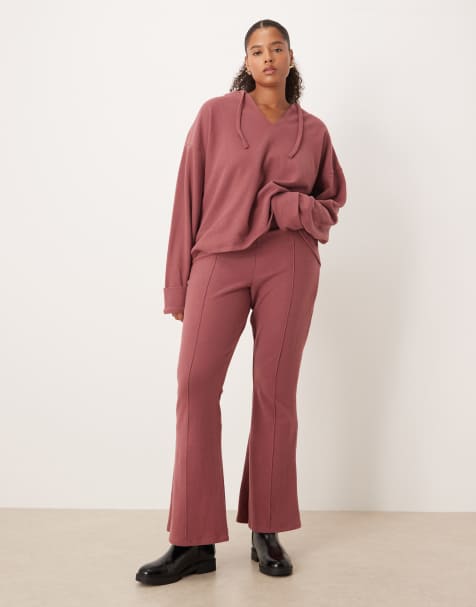 ASOS DESIGN - Curve - Pantalon évasé ultra-doux à plis nervurés - Rose foncé - view 1