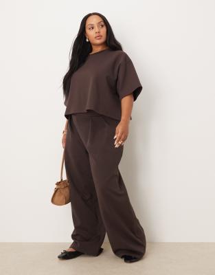 ASOS DESIGN Curve - Pantalon large d'ensemble en maille interlock - Chocolat-Brown 3XL