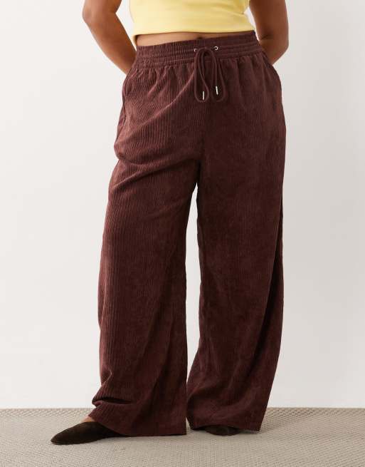 ASOS DESIGN Curve pantalon large en velours côtelé à taille élastiquée chocolat, 2 de 5