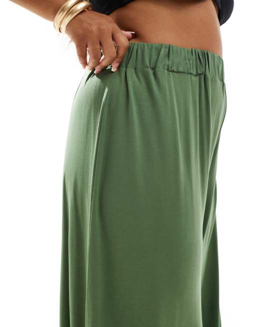 ASOS DESIGN Curve - Pantalon palazzo de plage en jersey - Kaki, 2 de 5