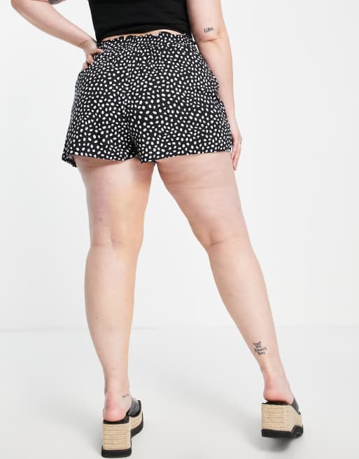 ASOS DESIGN Curve - Pantaloncini con vita arricciata neri e bianchi a pois, 3 di 4