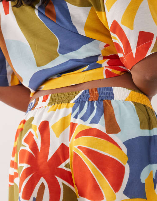 ASOS DESIGN Curve - Pantaloncini da spiaggia con stampa astratta in coordinato, 4 di 5