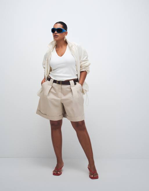 ASOS DESIGN Curve - Pantaloncini sartoriali color pietra con risvolto e cintura